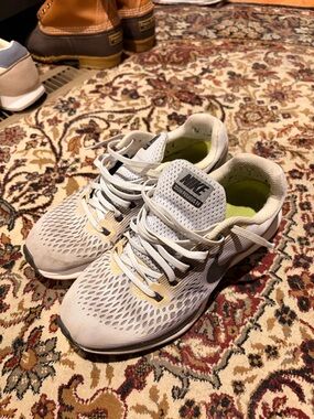 Nike Light Gray Running Shoe with Neon Lime Insole